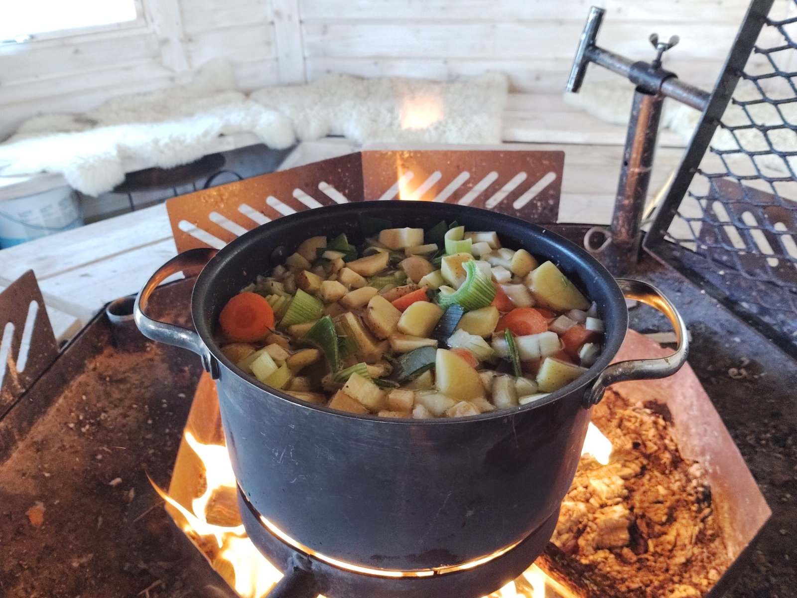 Haukene lager grønnsakssuppe